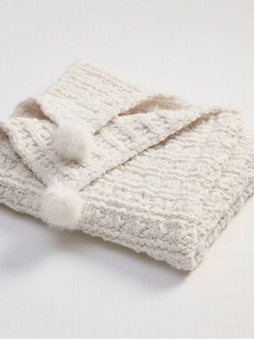 NWT Pottery Barn Cozy Cream Knit Throw with Pom Pom Accents 40x50